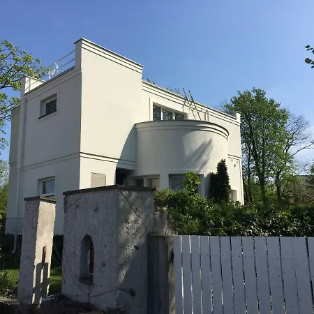 Costa Apartment *